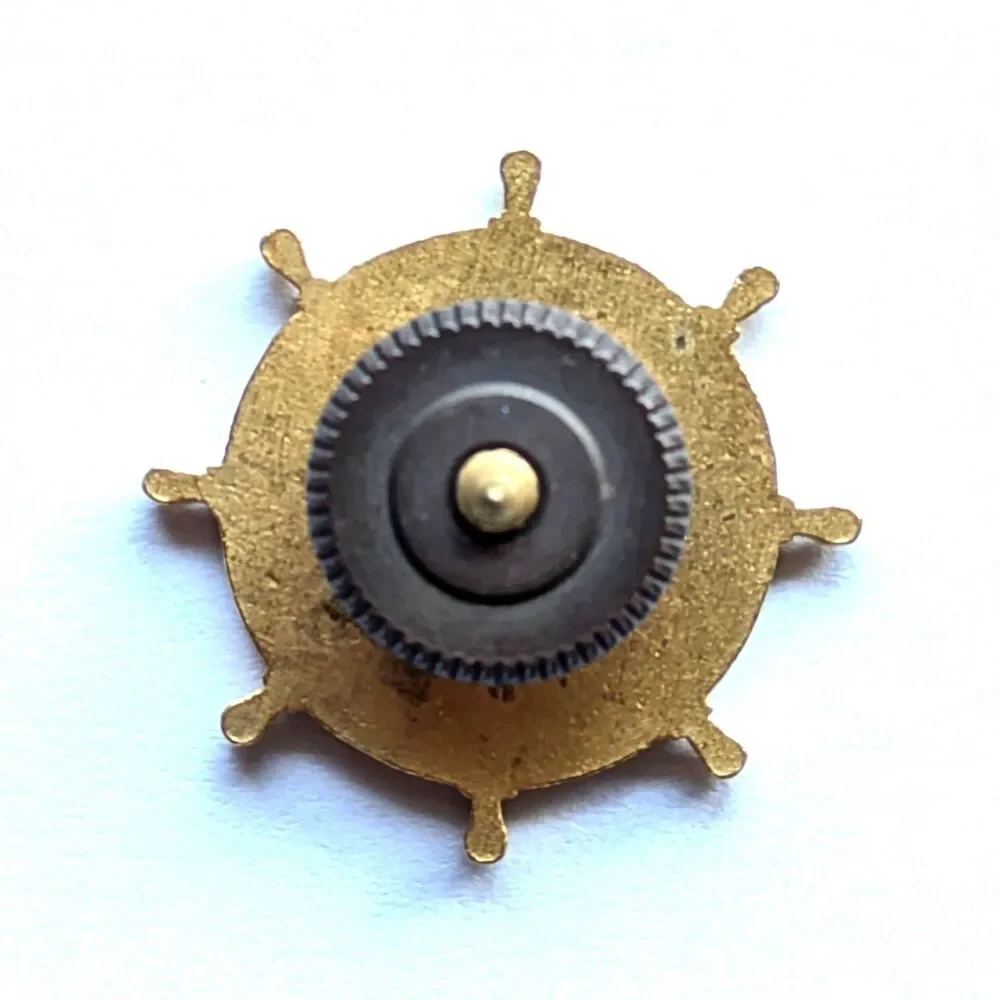 VTG Evinrude Boating Foundation 1000 Hour Club Ship Wheel Gold Tone Lapel Pin
